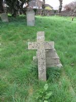 Hall grave back ©EAC